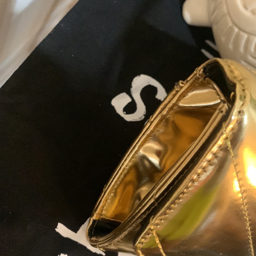 - Kurt Geiger London SoHo Leather Chain Wallet
Kurt Geiger London - Picture 10 of 15